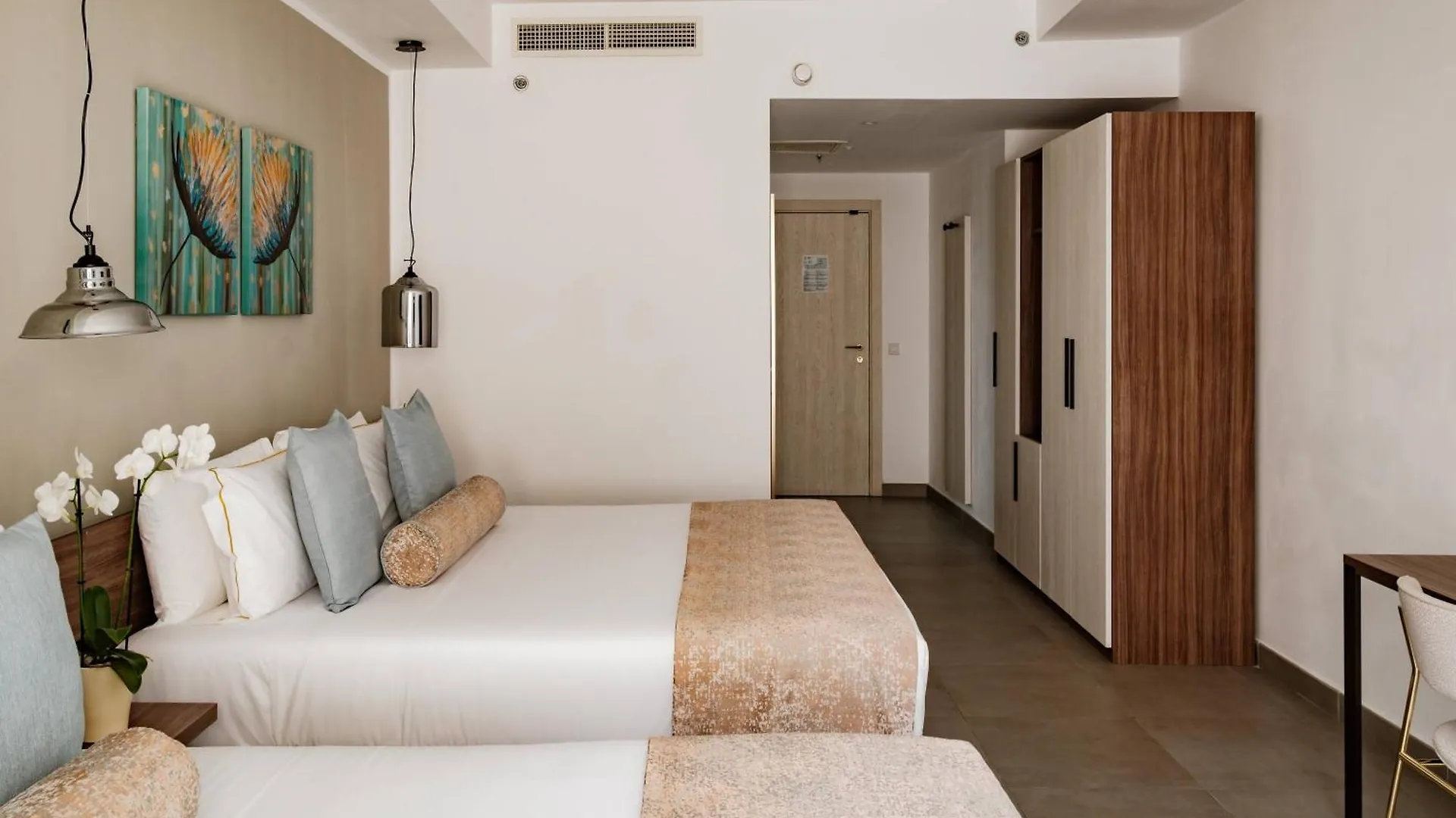 1926 Le Soleil Hotel & Spa Sliema 4*,  Malta