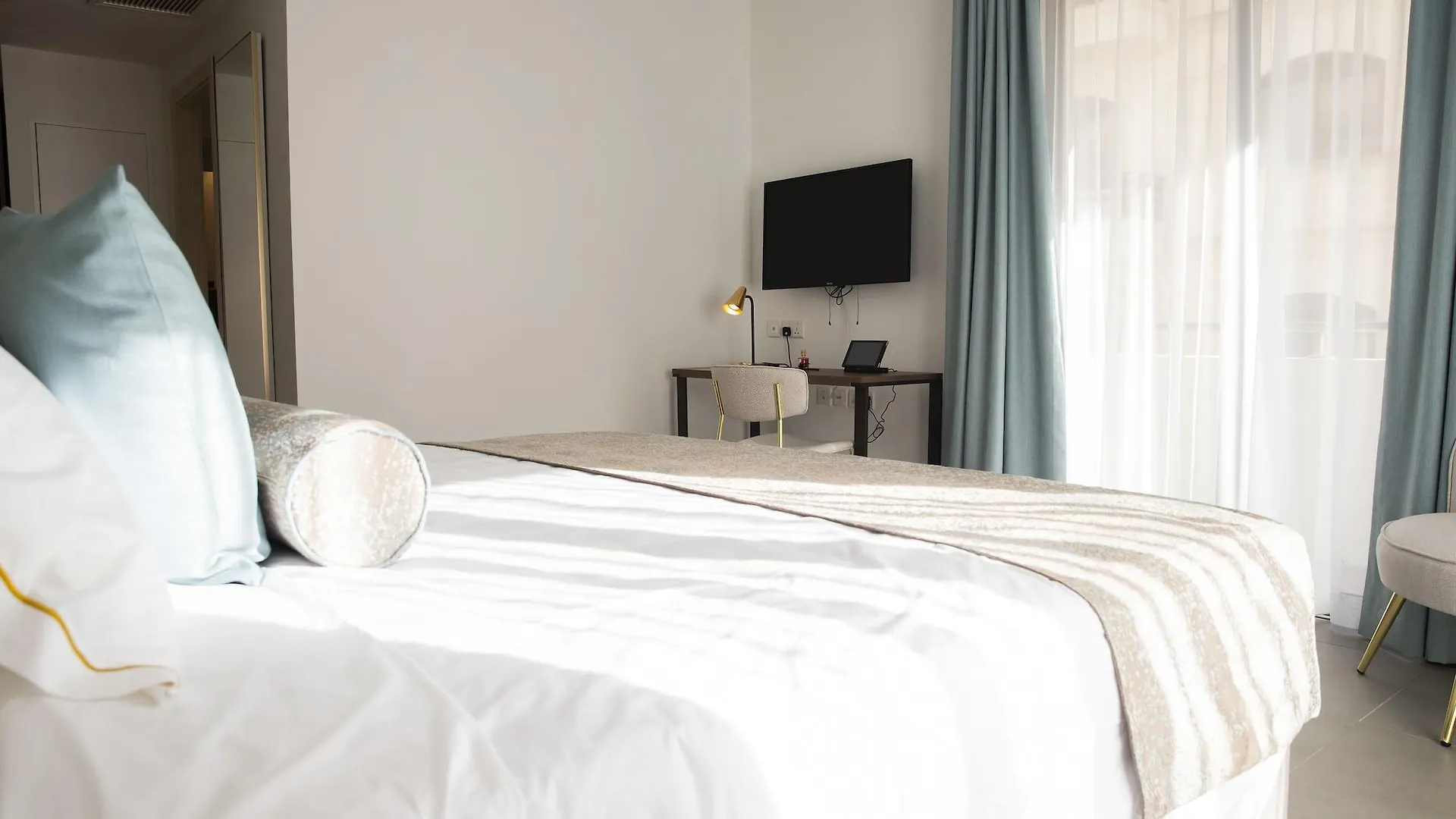 1926 Le Soleil Hotel & Spa Sliema 4*,